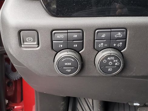 Used 2024 Chevrolet Silverado 1500 LT Trail Boss w/ LT Trail Boss Premium Package image 21