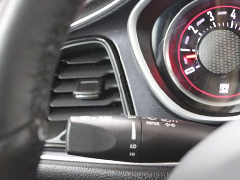 Used 2016 Dodge Challenger R/T Scat Pack w/ Leather Interior Group image 31