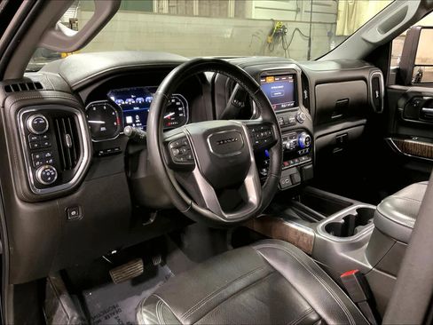 Used 2023 GMC Sierra 3500 Denali w/ Denali Ultimate Package image 17