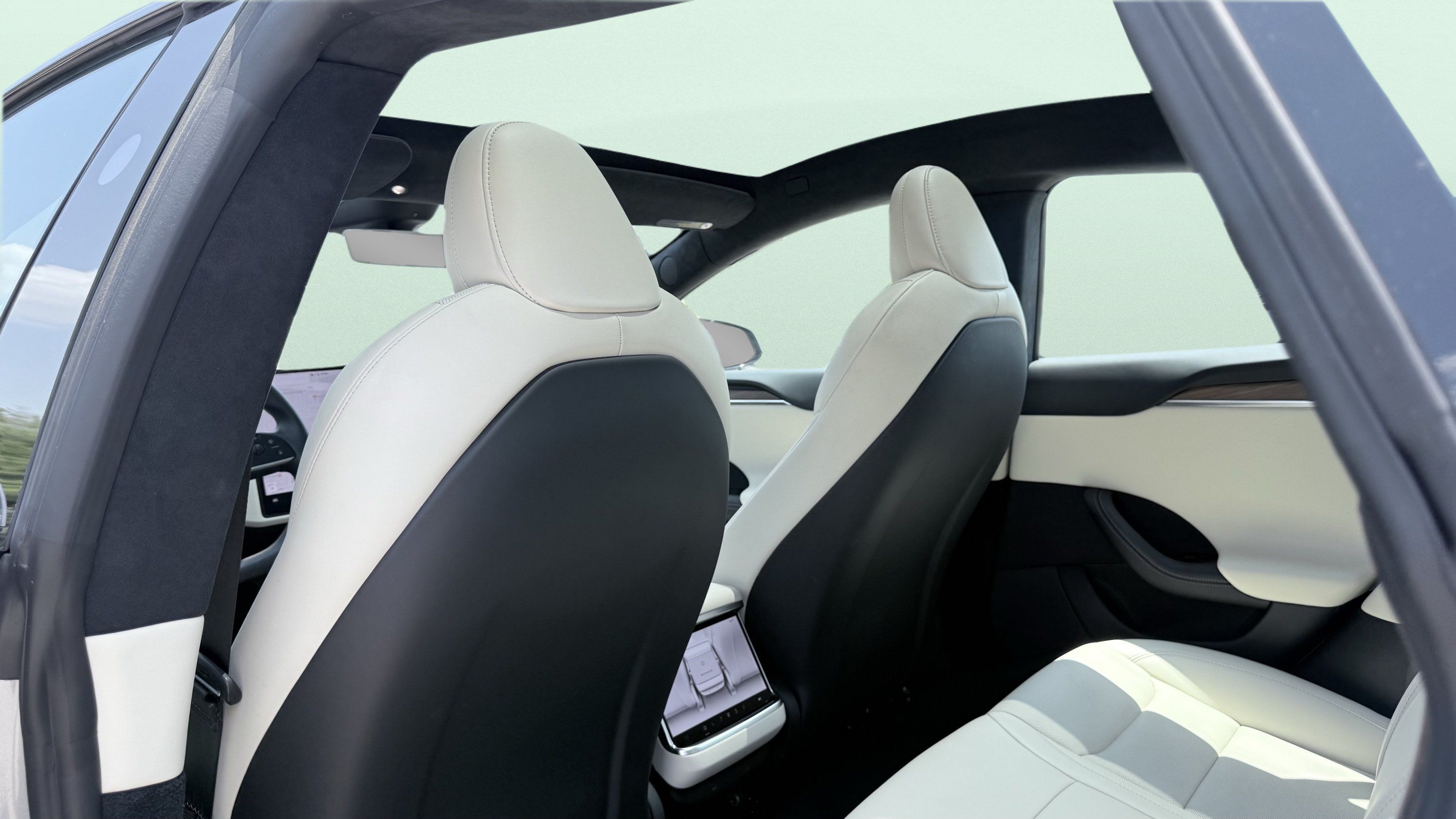 Used 2025 Tesla Model S AWD/4WD image 34