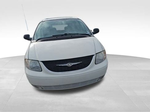 Used 2003 Chrysler Town & Country Limited image 4