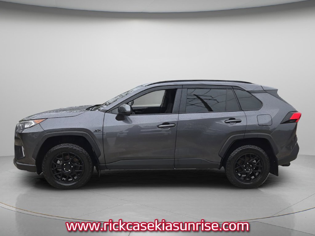 Used 2021 Toyota RAV4 XLE FWD image 3