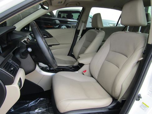 Used 2015 Honda Accord EX-L image 9