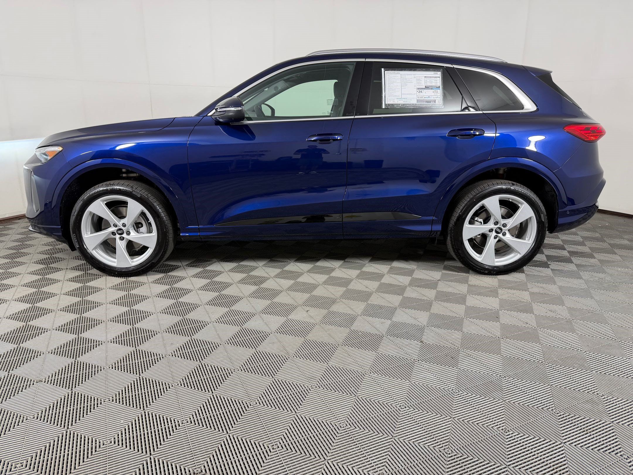 New 2026 Audi Q5 Premium AWD/4WD image 2