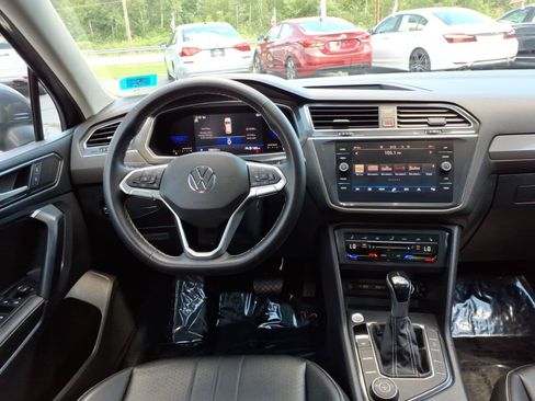 Used 2022 Volkswagen Tiguan SE AWD/4WD image 15