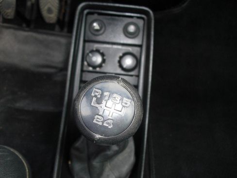 Used 1988 Porsche 911 Carrera RWD image 17