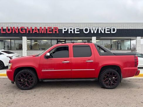 Used 2011 Chevrolet Avalanche LTZ image 8