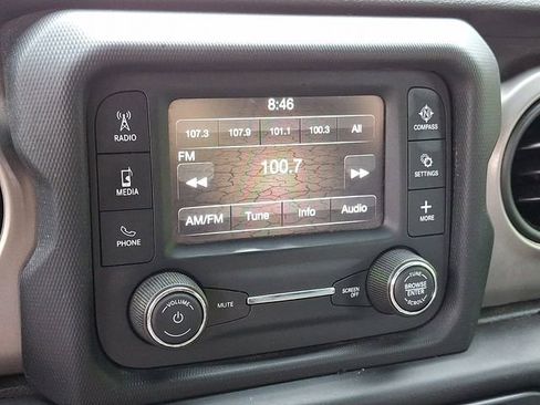 Used 2020 Jeep Wrangler Sport AWD/4WD image 15