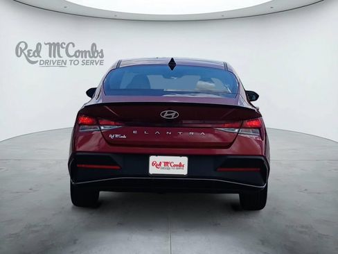 Used 2025 Hyundai Elantra Sport FWD image 4