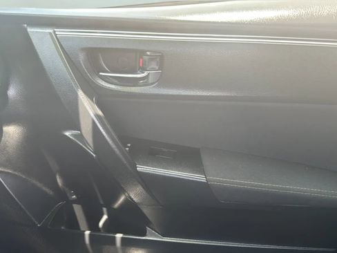 Used 2019 Toyota Corolla LE FWD image 41