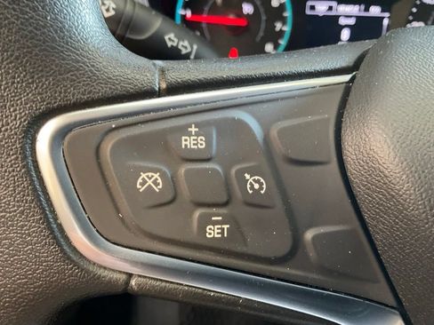Used 2018 Chevrolet Equinox LT FWD image 13
