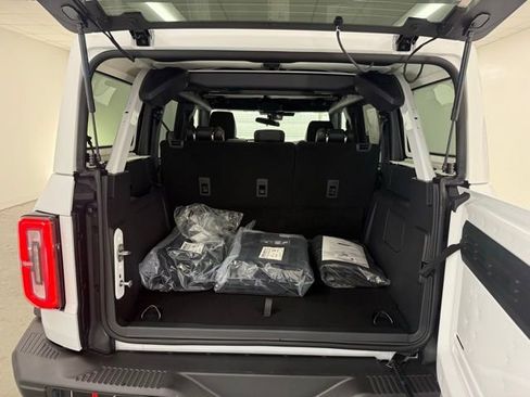 New 2025 Ford Bronco Badlands image 8