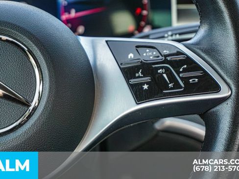 Used 2025 Mercedes-Benz C 300 Sedan image 29