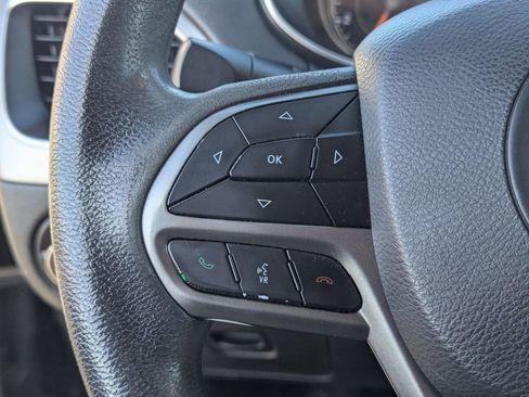 Used 2019 Jeep Cherokee Latitude w/ Popular Appearance Group FWD image 21