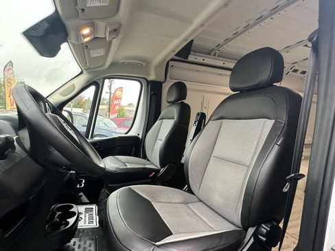 Used 2024 RAM ProMaster 2500 w/ Convenience Group image 12