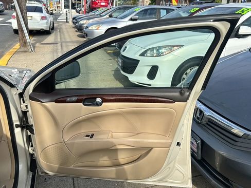 Used 2011 Buick Lucerne CXL w/ Driver Confidence Package image 14