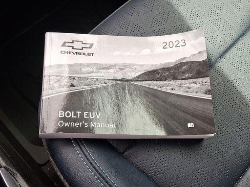 Certified 2023 Chevrolet Bolt EUV Premier w/ Sun & Sound Package FWD image 26