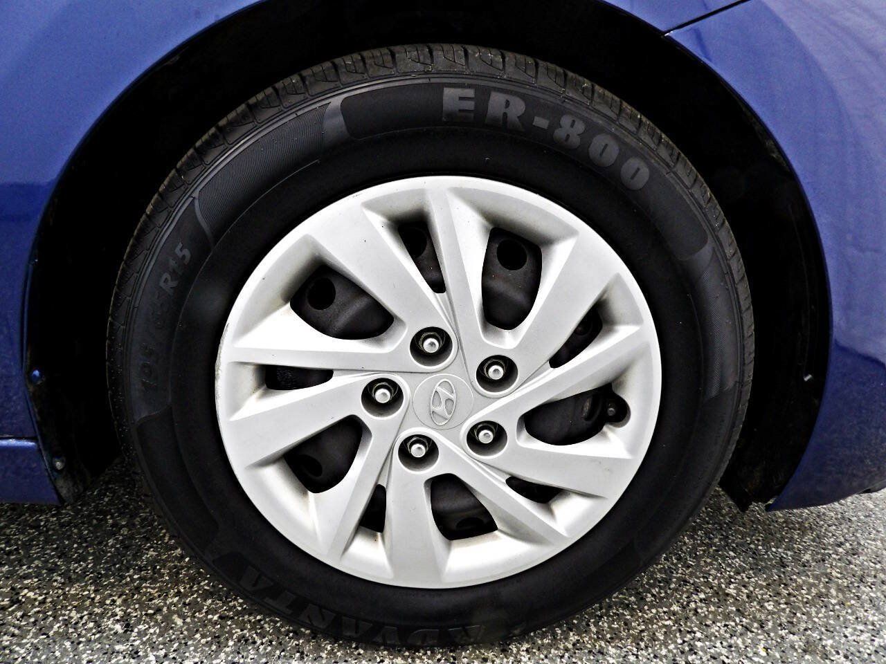 Used 2019 Hyundai Elantra SE FWD image 21