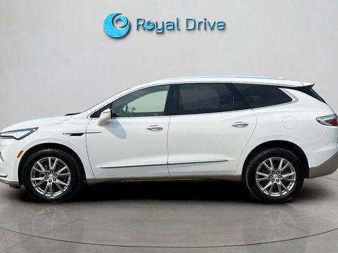 Used 2022 Buick Enclave Essence w/ Experience Buick Package AWD/4WD image 3