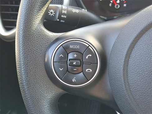 Certified 2021 Kia Soul LX image 9