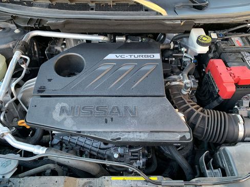 Used 2023 Nissan Rogue S image 31