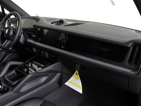New 2026 Porsche Cayenne image 15