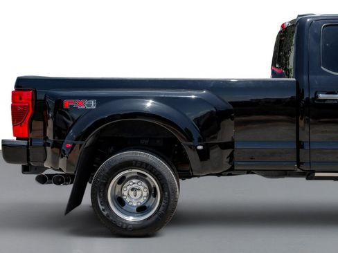 Used 2022 Ford F350 Platinum w/ FX4 Off-Road Package AWD/4WD image 6