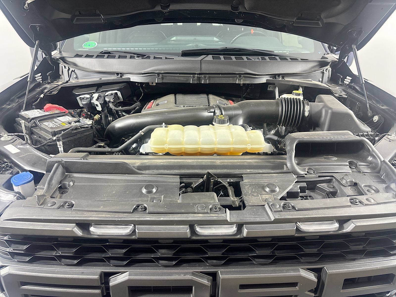 Certified 2022 Ford F150 Raptor w/ Raptor 37 Performance Package AWD/4WD image 32