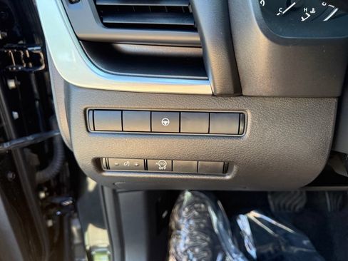 Used 2023 Nissan Rogue SV AWD/4WD image 18
