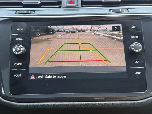 Used 2021 Volkswagen Tiguan SE R-Line image 41