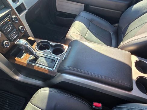 Used 2014 Ford F150 Lariat w/ Lariat Chrome Package image 21