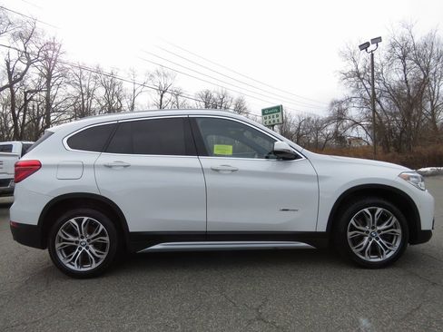 Used 2017 BMW X1 xDrive28i image 4
