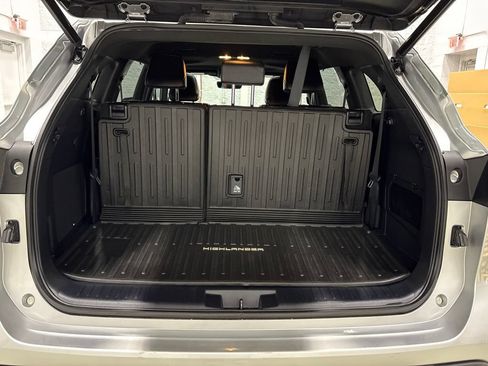 Used 2021 Toyota Highlander XSE AWD/4WD image 35