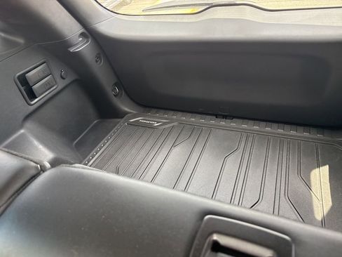 Used 2020 Chevrolet Equinox Premier image 15