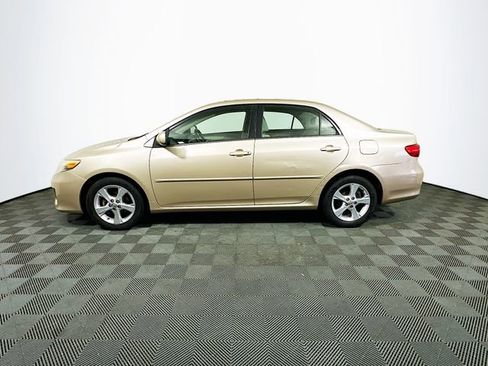 Used 2013 Toyota Corolla LE image 5