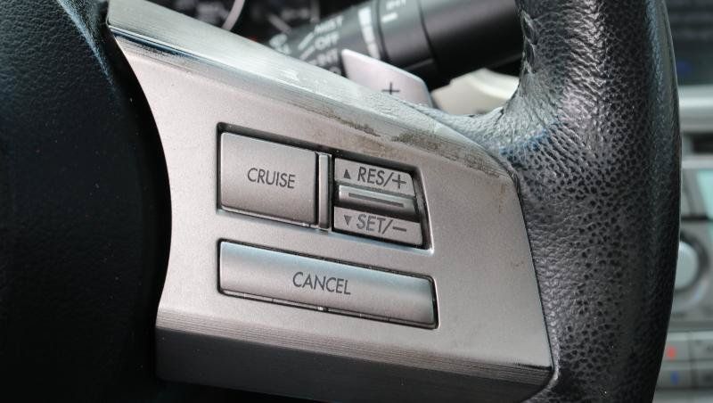 Used 2010 Subaru Legacy 3.6R Limited AWD/4WD image 9