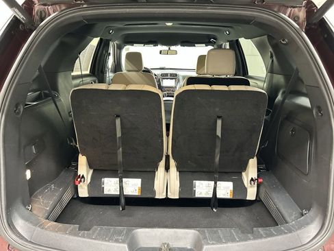 Used 2018 Ford Explorer XLT w/ Equipment Group 202A image 23