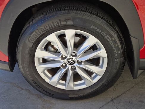 Used 2022 Toyota Corolla Cross LE image 11