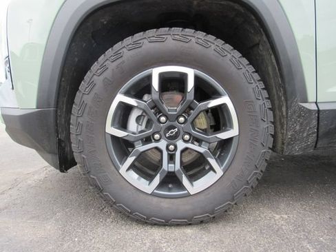 Certified 2025 Chevrolet Equinox ACTIV w/ Safety and Technology Package AWD/4WD image 9