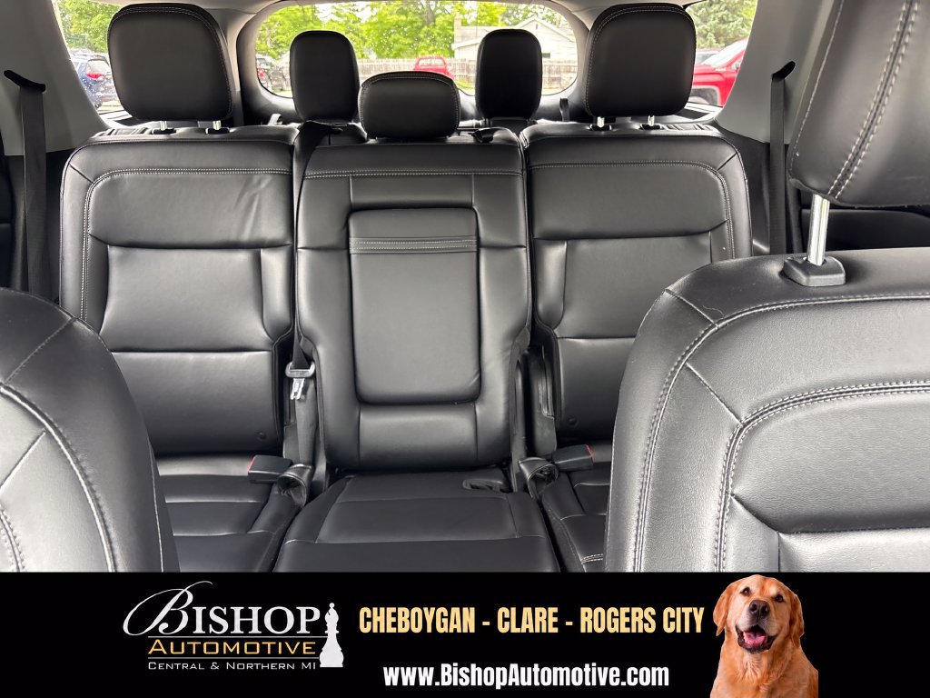 Used 2022 Ford Explorer XLT w/ Equipment Group 202A AWD/4WD image 30