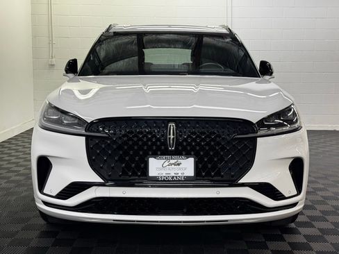 Used 2025 Lincoln Aviator Reserve w/ Equipment Group 201A image 5