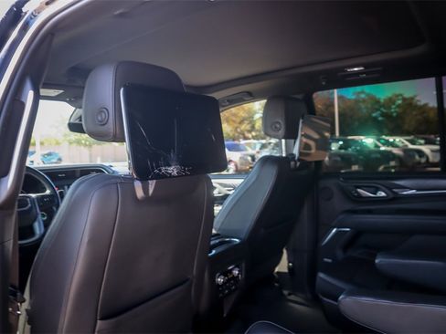 Used 2021 GMC Yukon Denali w/ Denali Ultimate Package image 25