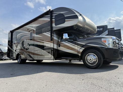 Used 2016 Ford F550 2WD Regular Cab Super Duty image 1