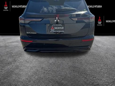 New 2026 Mitsubishi Outlander ES FWD image 5