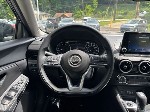 Used 2025 Nissan Sentra SV FWD image 33