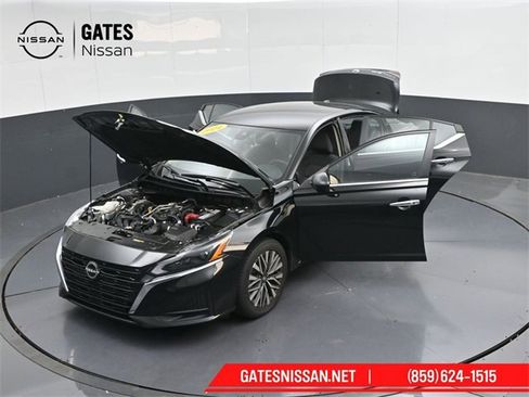 Used 2024 Nissan Altima 2.5 SV image 47