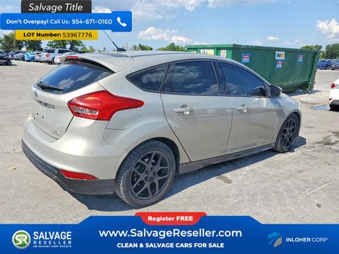 Used 2016 Ford Focus SE w/ SE Sport Package FWD image 4