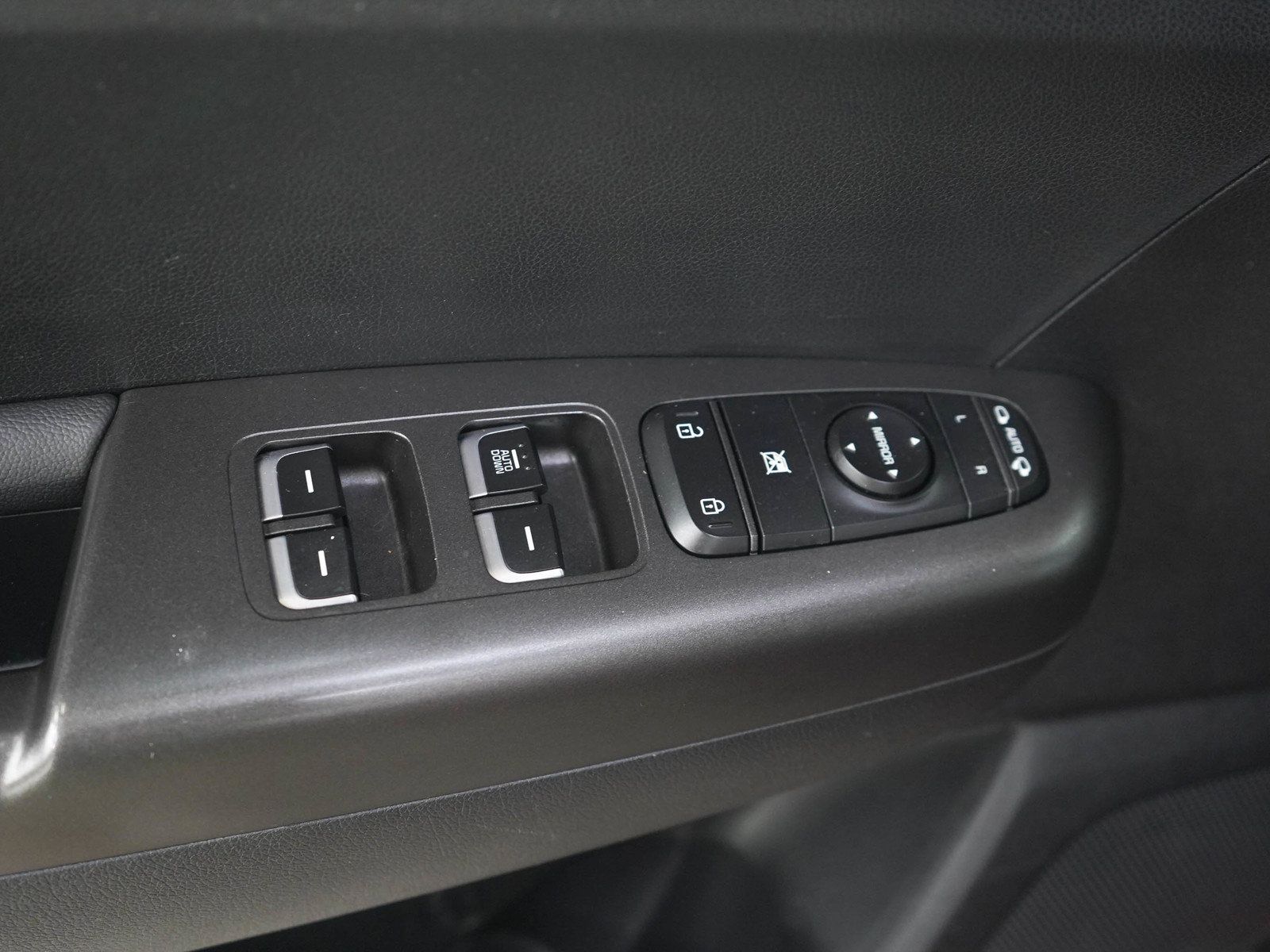 Used 2020 Kia Sportage LX w/ LX Popular Package AWD/4WD image 19