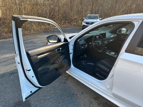 Used 2023 Honda Civic Sport image 12