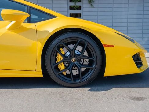 Used 2018 Lamborghini Huracan LP 580-2 RWD image 4
